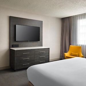 One-Bedroom King Suite