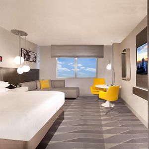Upper Floors Queen Room
